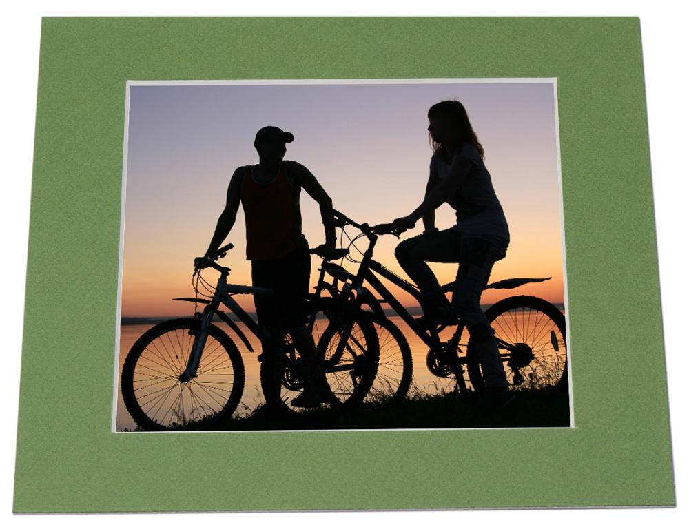 Paspartū Zaļš Balta krāsota maliņa - Pasūtīts pēc izmēra