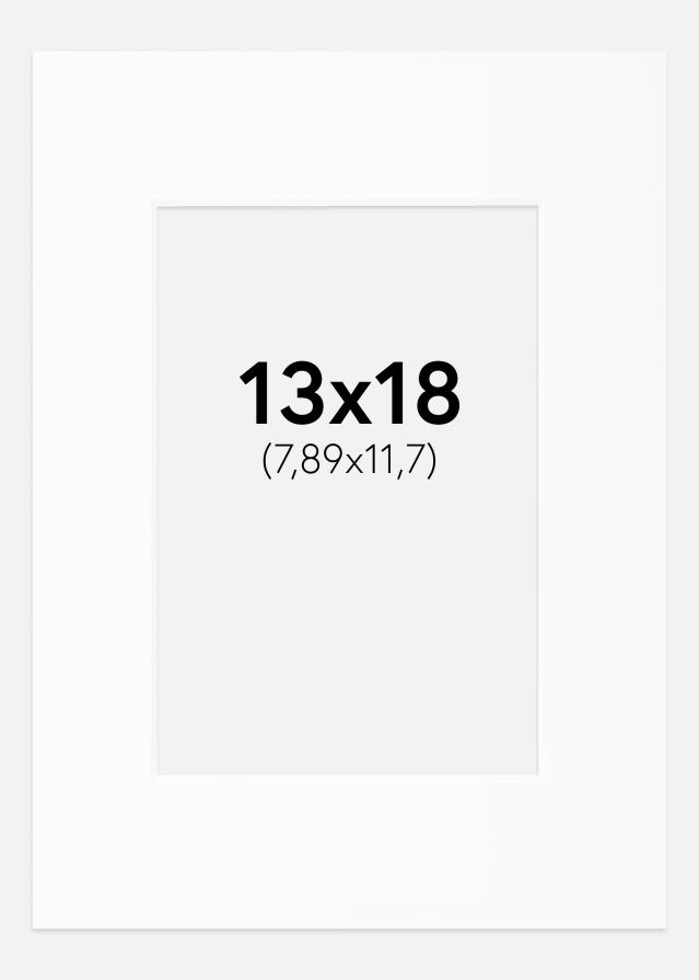 Paspartū Balts Standarts Balta krāsota maliņa 13x18 cm (7,89x11,7)