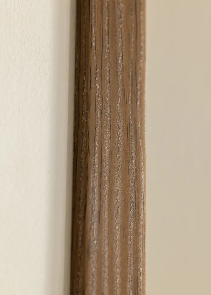 Rāmis Fiorito Tumšs Ozols 50x70 cm - Paspartū Balts 42x59,4 cm (A2)