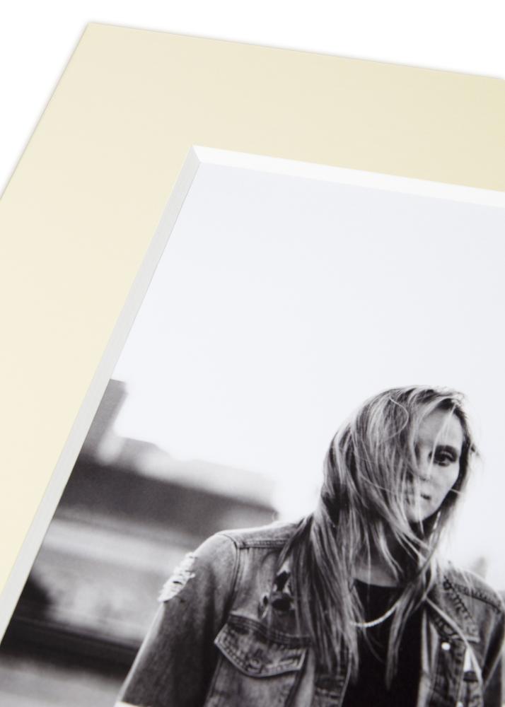 Paspartū Creme 3 mm Balta krāsota maliņa 28x35 cm (19x24)