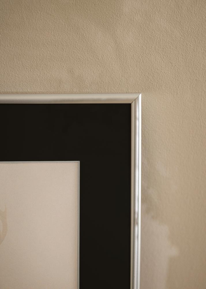 Rāmis Victoria Sudrabs 50x70 cm - Paspartū Melns 33x56 cm