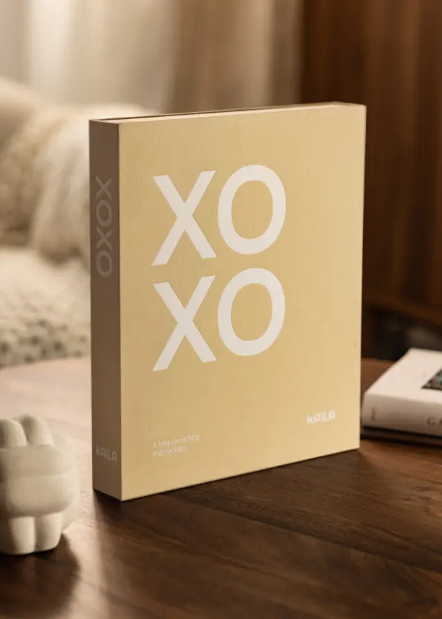 KAILA XOXO Nude - Coffee Table Photo Album (60 Melni Lappuses / 30 loksnes)