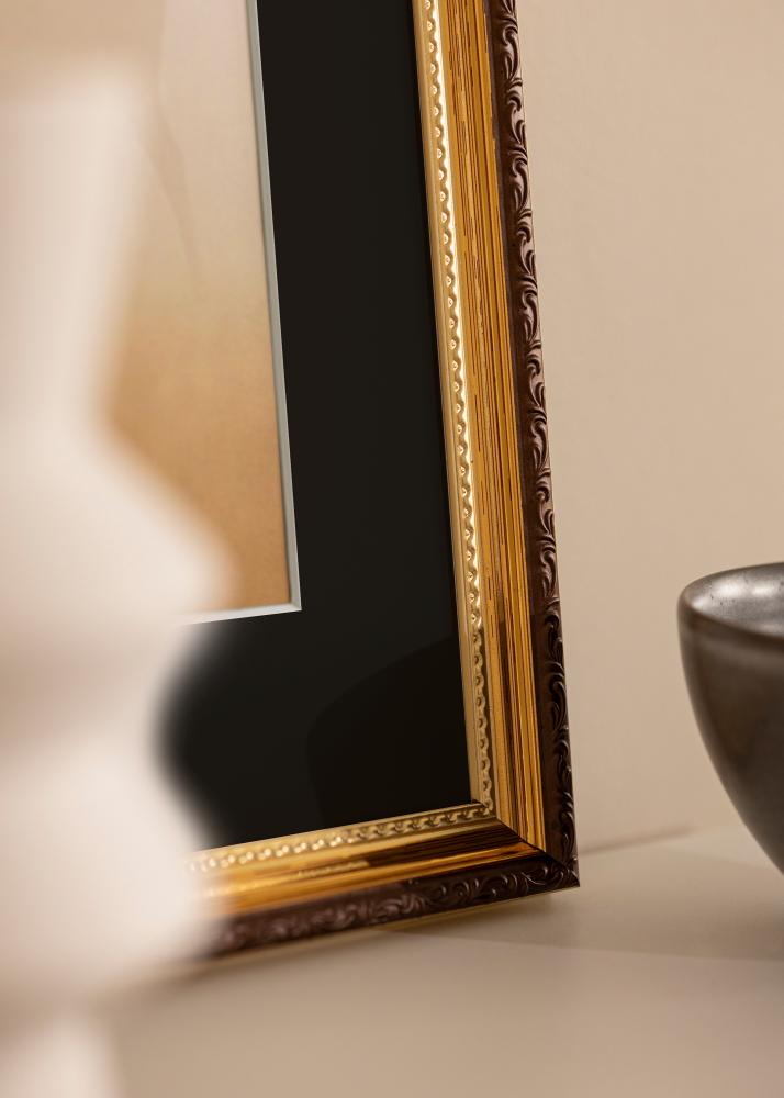 Rāmis Abisko Zelta 30x40 cm - Paspartū Melns 18x27 cm